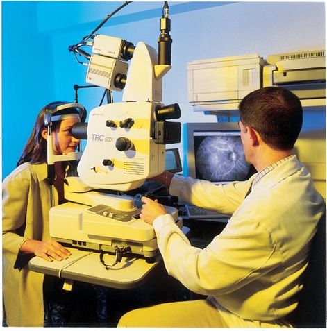 Refractive surgery for short-sightedness, astigmatism and far-sightedness
